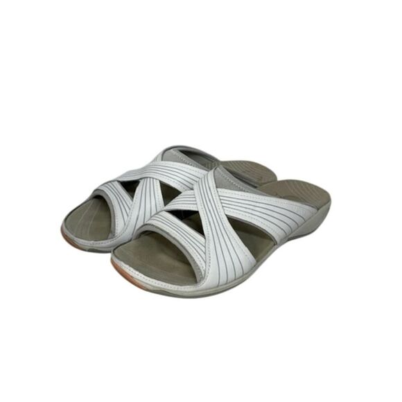 Merrell Flat White Slip On Sandals Women's Size 6 - Picture 1 of 7